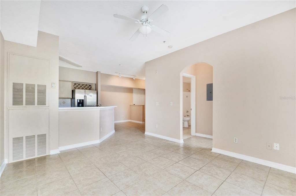 For Sale: $145,000 (1 beds, 1 baths, 574 Square Feet)
