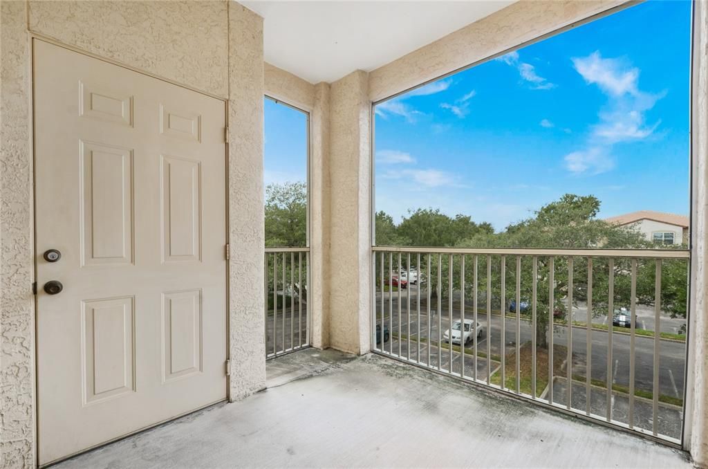 For Sale: $145,000 (1 beds, 1 baths, 574 Square Feet)