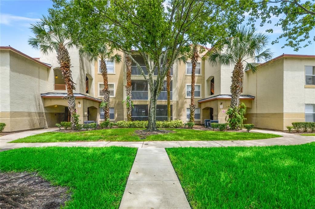 For Sale: $145,000 (1 beds, 1 baths, 574 Square Feet)