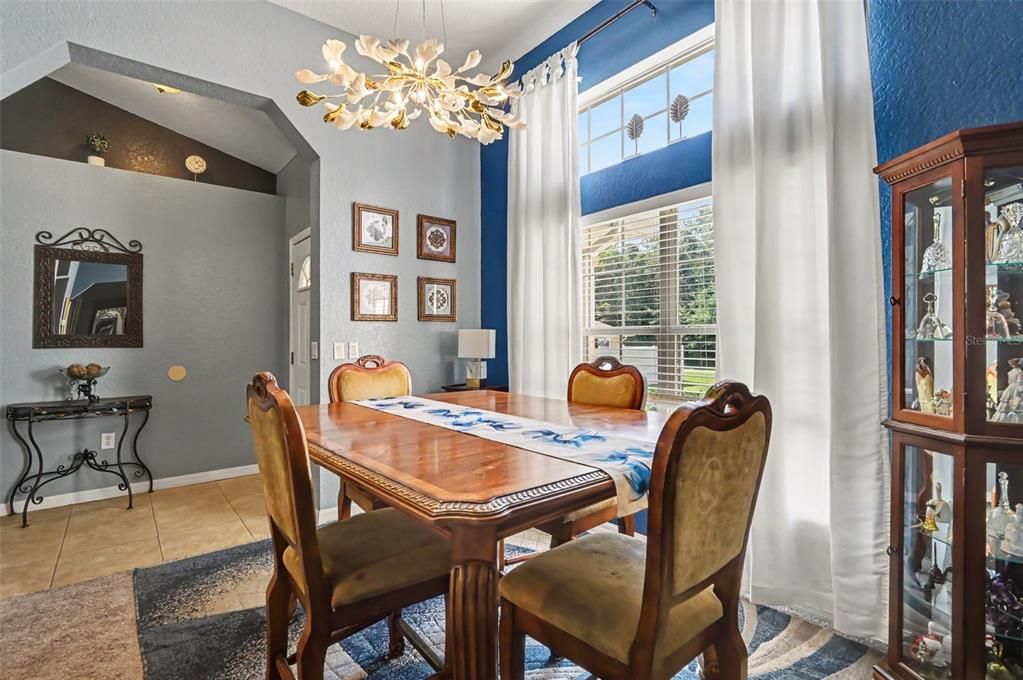 На продажу: $425,000 (3 спален, 2 ванн, 1723 Квадратных фут)