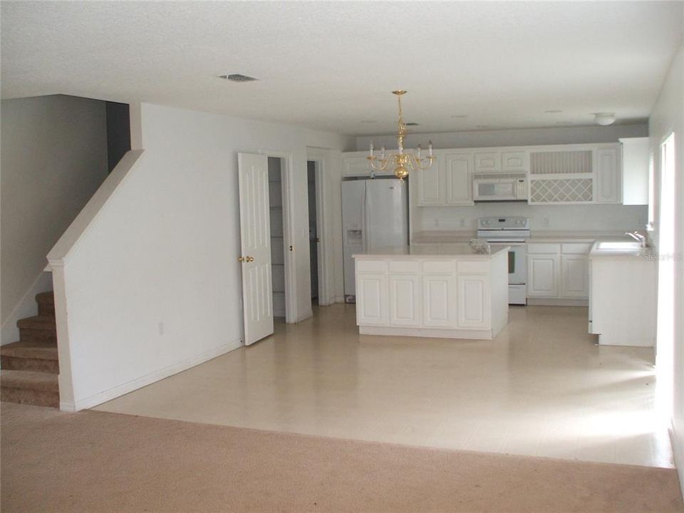 В аренду: $2,600 (4 спален, 2 ванн, 2387 Квадратных фут)