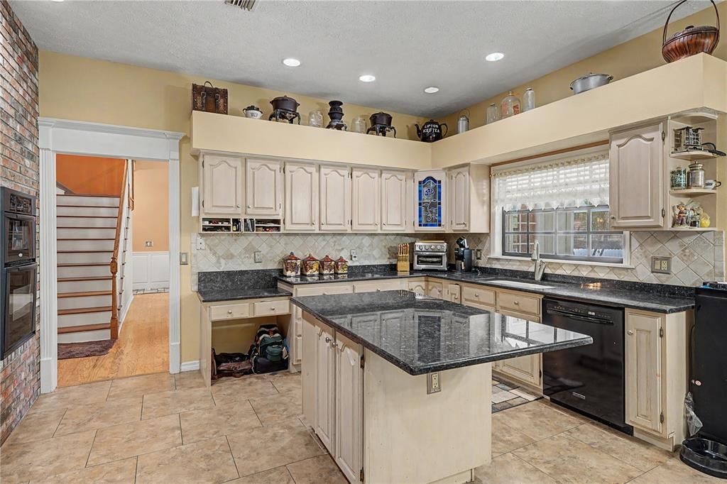 En Venta: $699,000 (4 camas, 4 baños, 3320 Pies cuadrados)