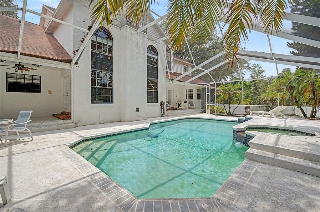 En Venta: $699,000 (4 camas, 4 baños, 3320 Pies cuadrados)