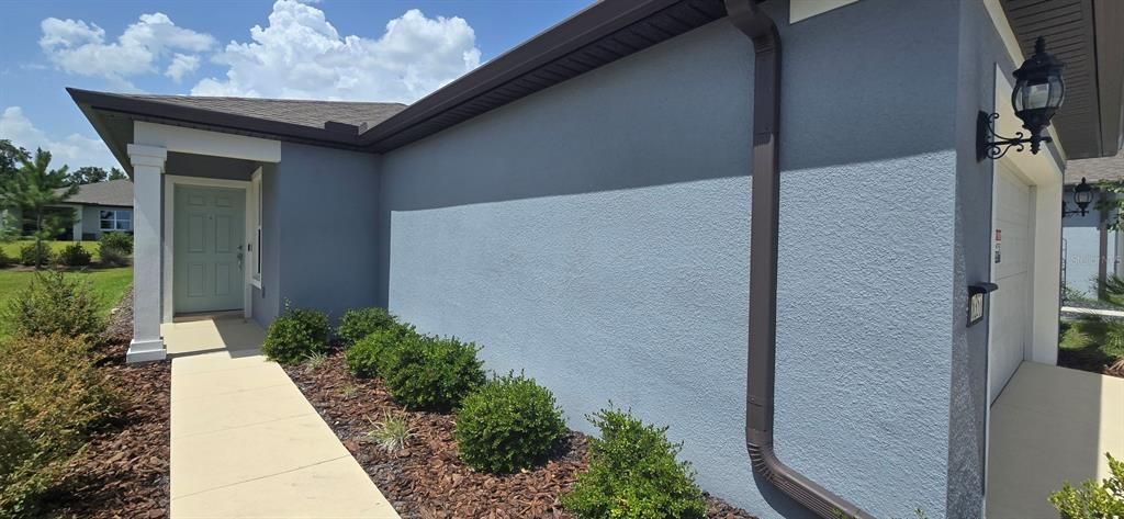 For Rent: $2,595 (3 beds, 2 baths, 1256 Square Feet)