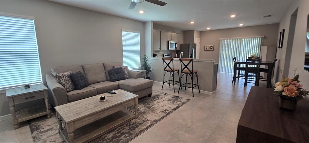 For Rent: $2,595 (3 beds, 2 baths, 1256 Square Feet)