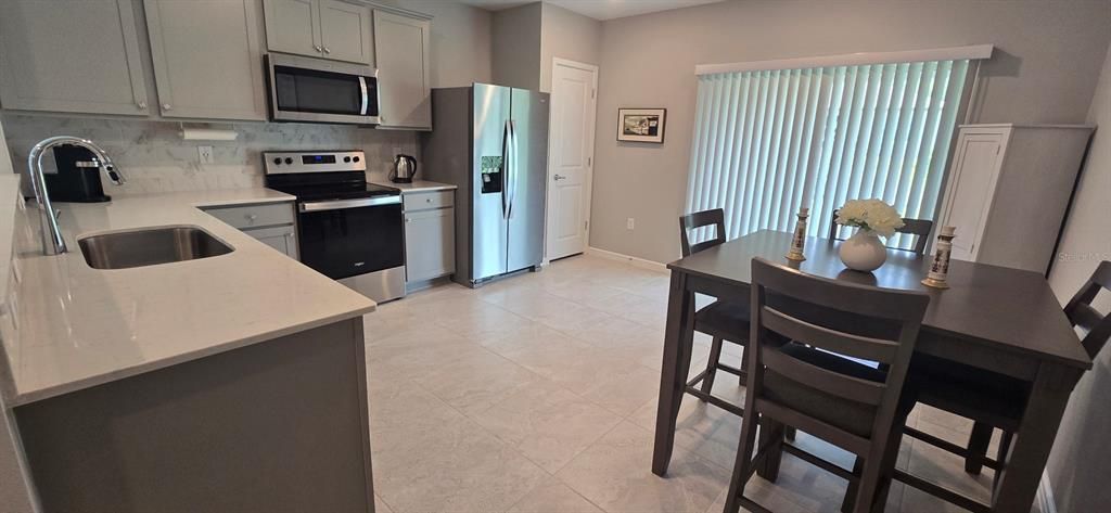 For Rent: $2,595 (3 beds, 2 baths, 1256 Square Feet)