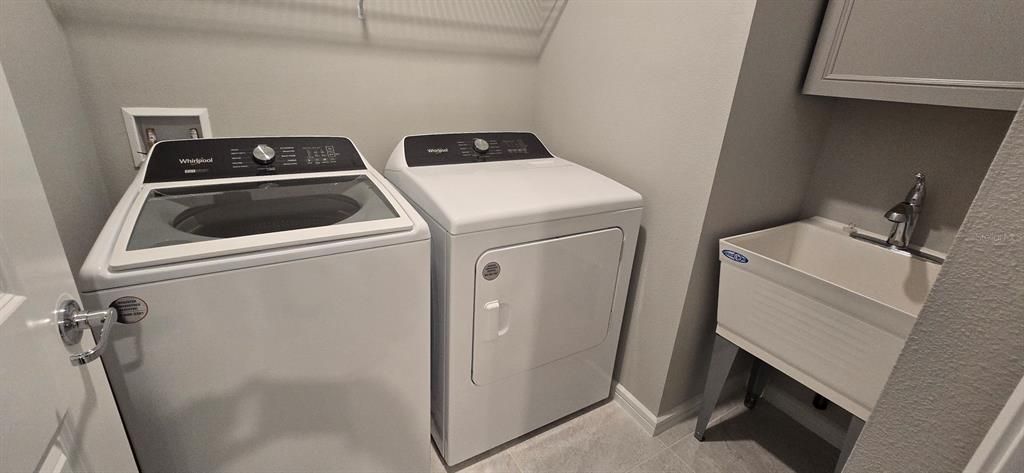 For Rent: $2,595 (3 beds, 2 baths, 1256 Square Feet)