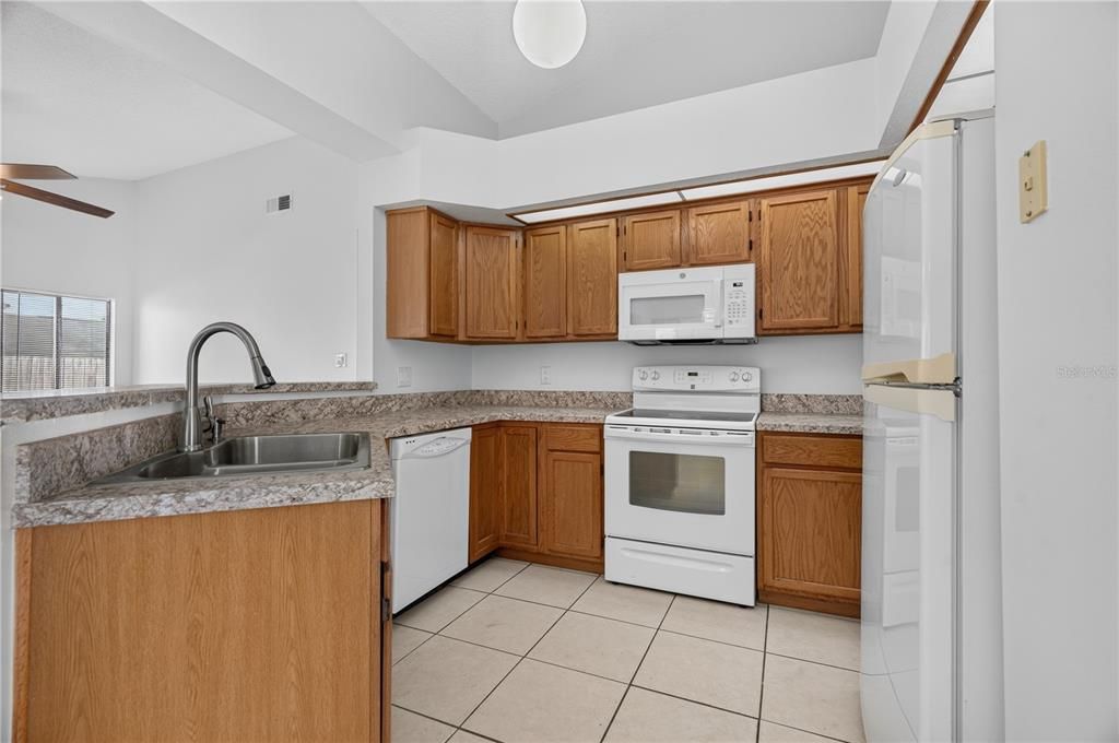 В аренду: $2,650 (3 спален, 2 ванн, 1647 Квадратных фут)