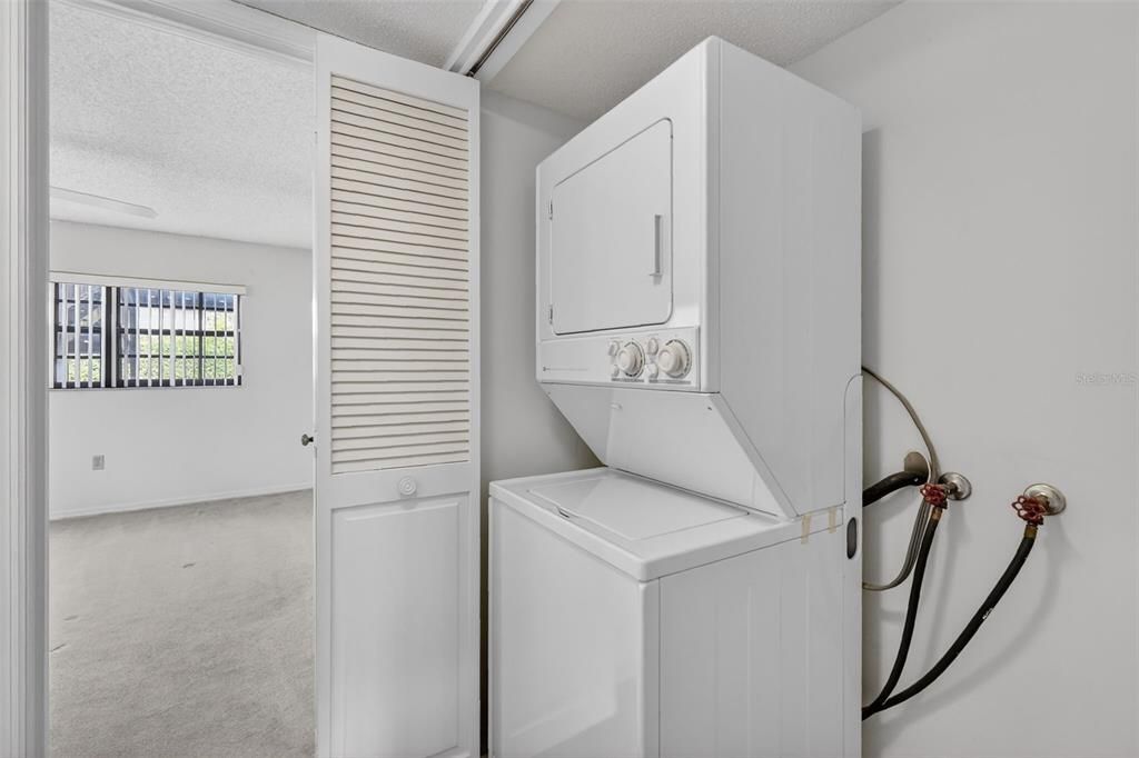 В аренду: $1,800 (2 спален, 2 ванн, 1219 Квадратных фут)