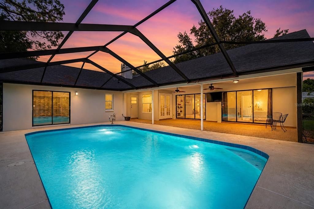 Activo con contrato: $605,000 (4 camas, 2 baños, 2300 Pies cuadrados)