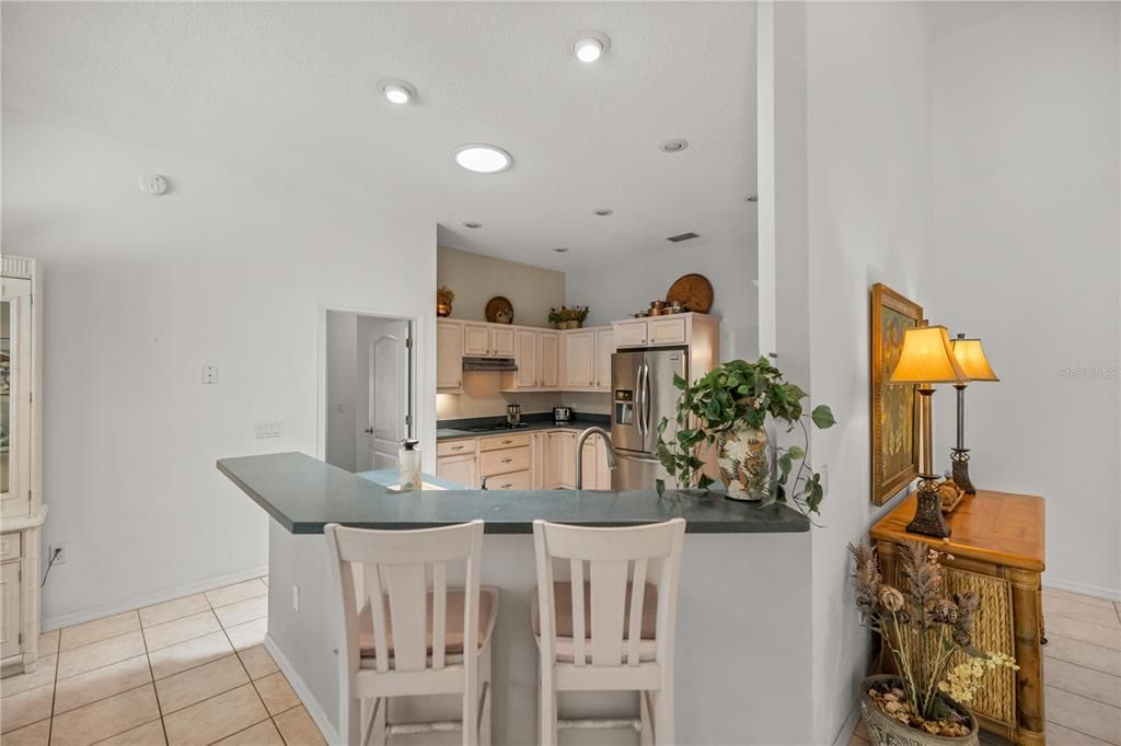 En Venta: $530,000 (3 camas, 2 baños, 2763 Pies cuadrados)