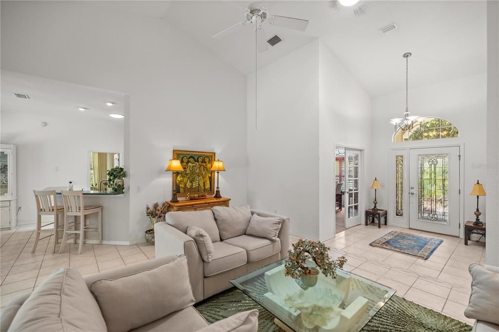 En Venta: $530,000 (3 camas, 2 baños, 2763 Pies cuadrados)