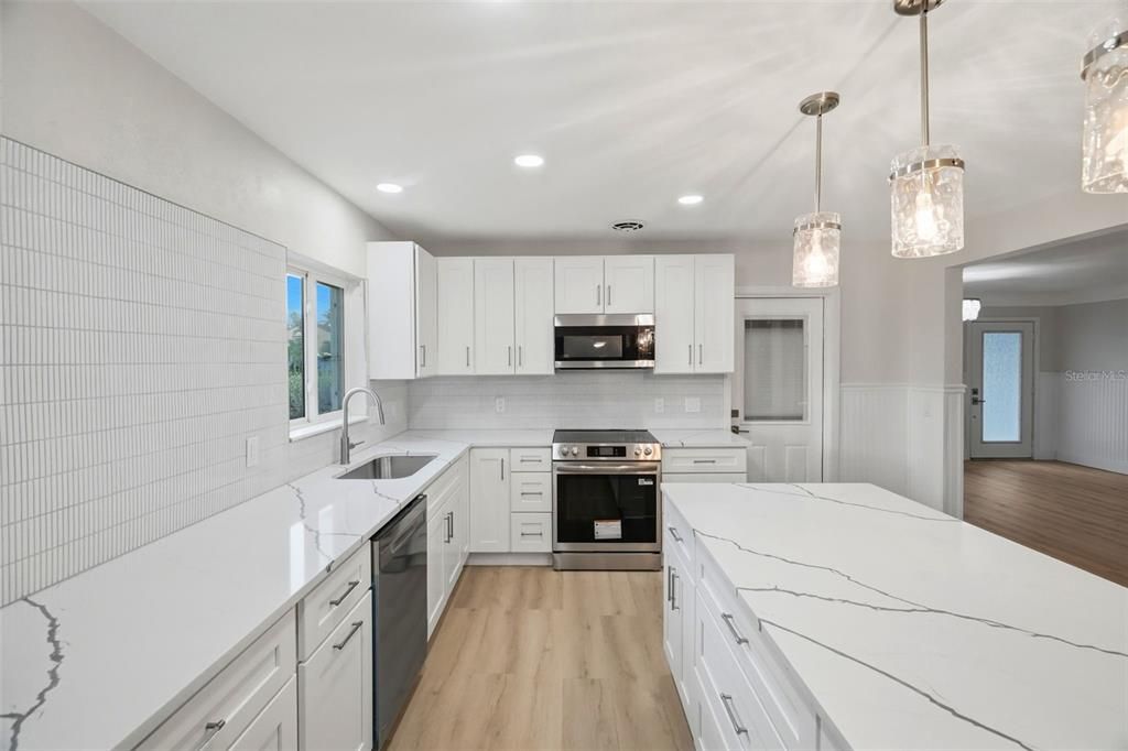 En Venta: $699,900 (2 camas, 2 baños, 1530 Pies cuadrados)