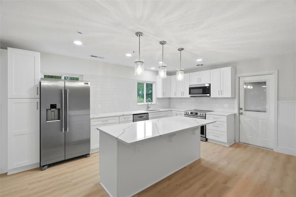 En Venta: $699,900 (2 camas, 2 baños, 1530 Pies cuadrados)