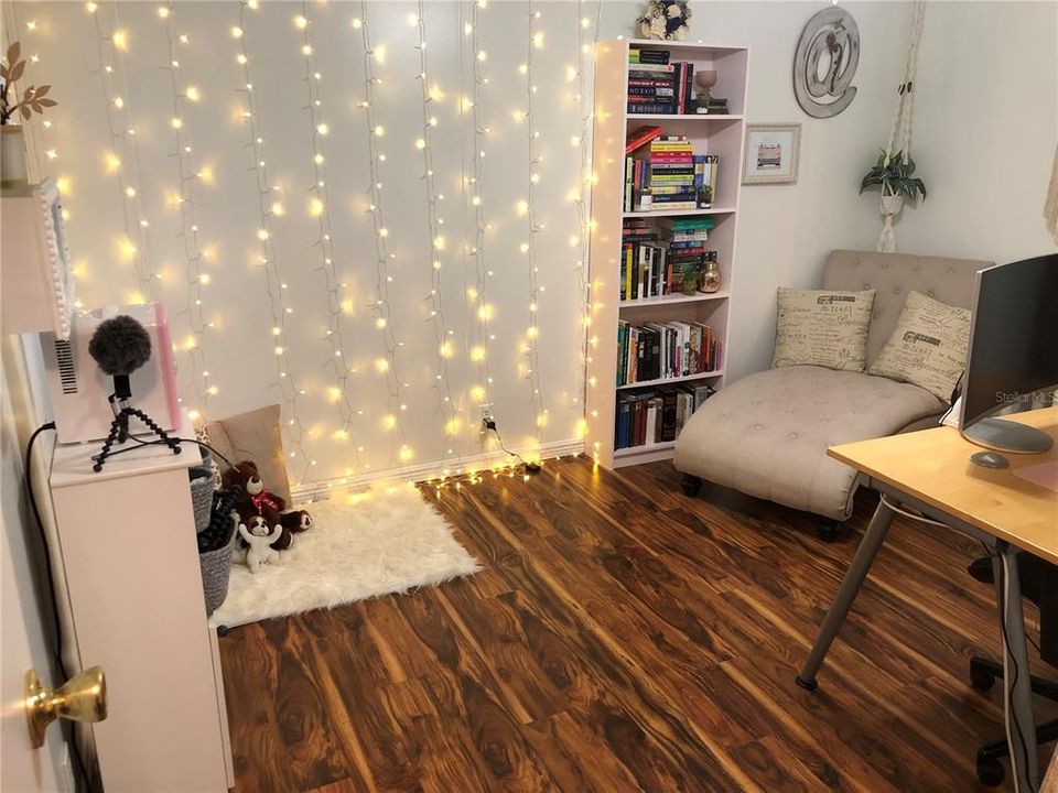 En Venta: $550,000 (4 camas, 3 baños, 2128 Pies cuadrados)