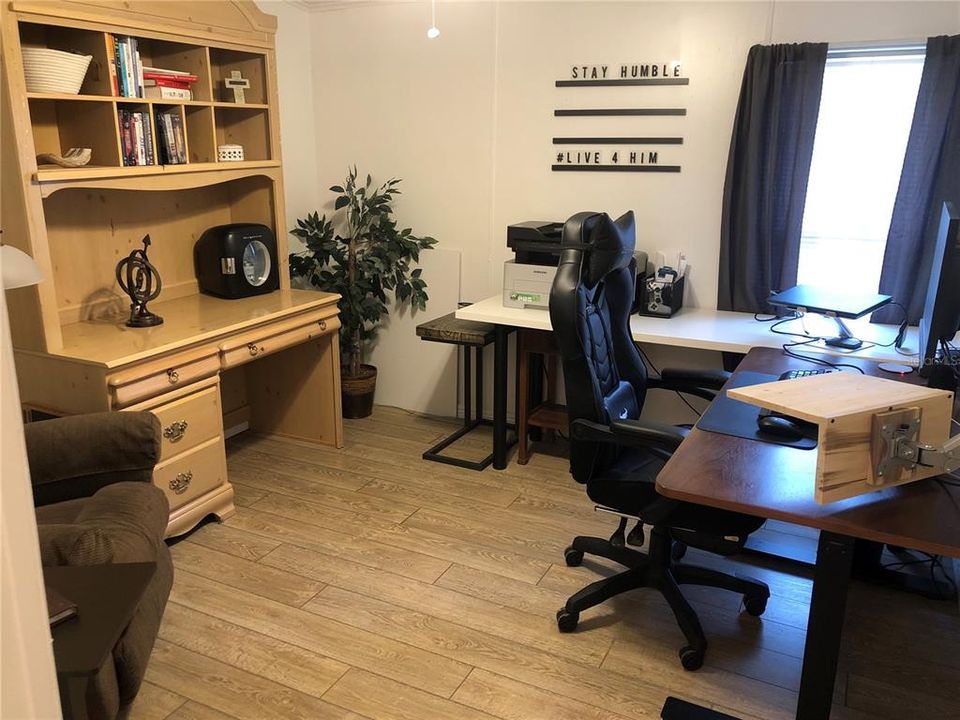En Venta: $550,000 (4 camas, 3 baños, 2128 Pies cuadrados)