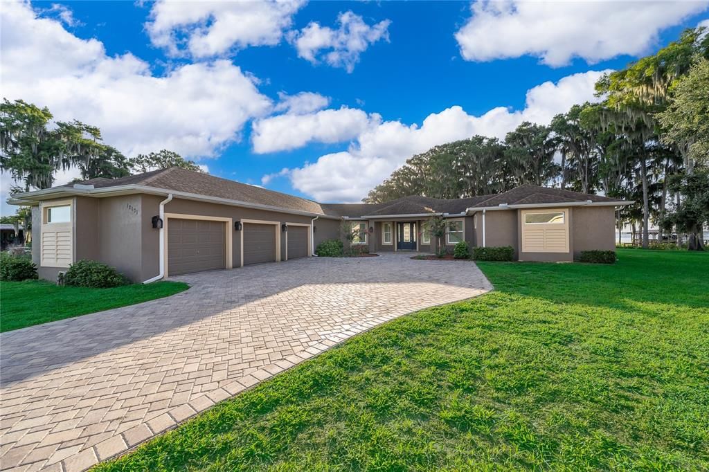 En Venta: $1,050,000 (3 camas, 2 baños, 2383 Pies cuadrados)