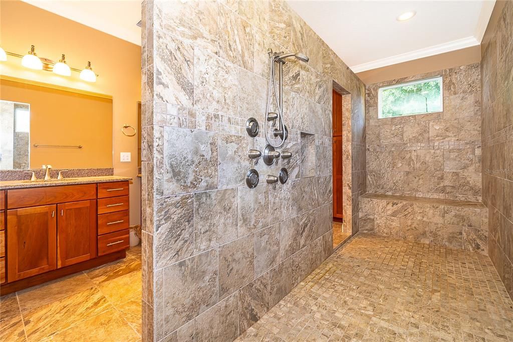 En Venta: $1,050,000 (3 camas, 2 baños, 2383 Pies cuadrados)