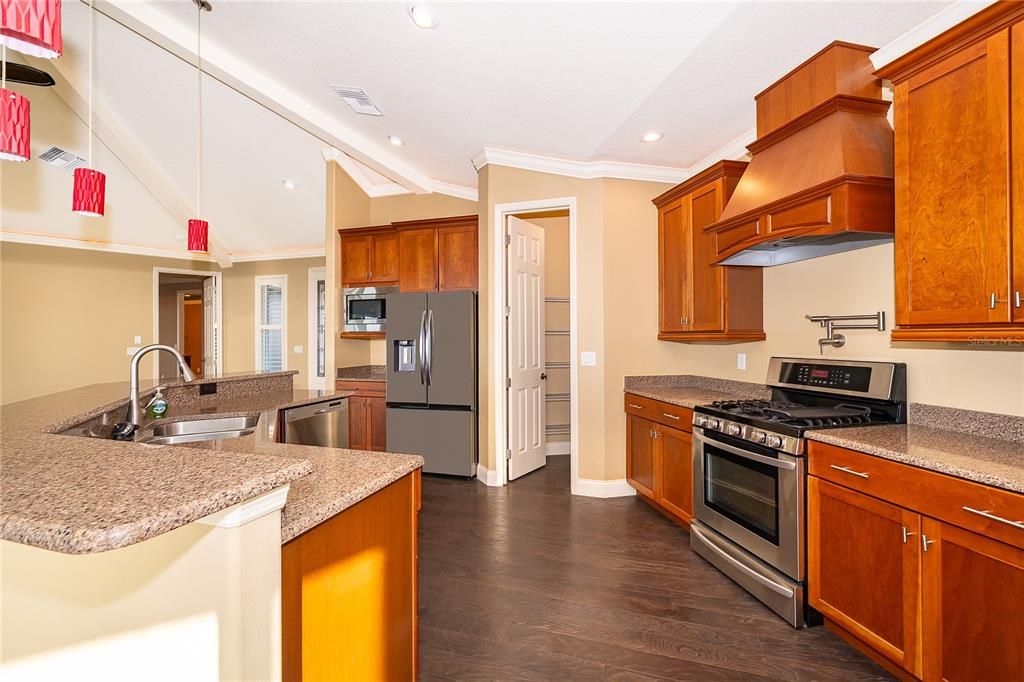 En Venta: $1,050,000 (3 camas, 2 baños, 2383 Pies cuadrados)
