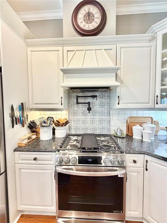 For Sale: $985,900 (5 beds, 4 baths, 3608 Square Feet)