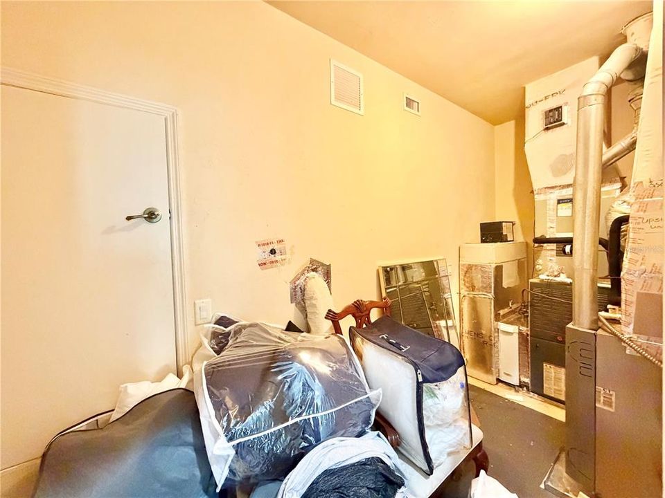 For Sale: $985,900 (5 beds, 4 baths, 3608 Square Feet)