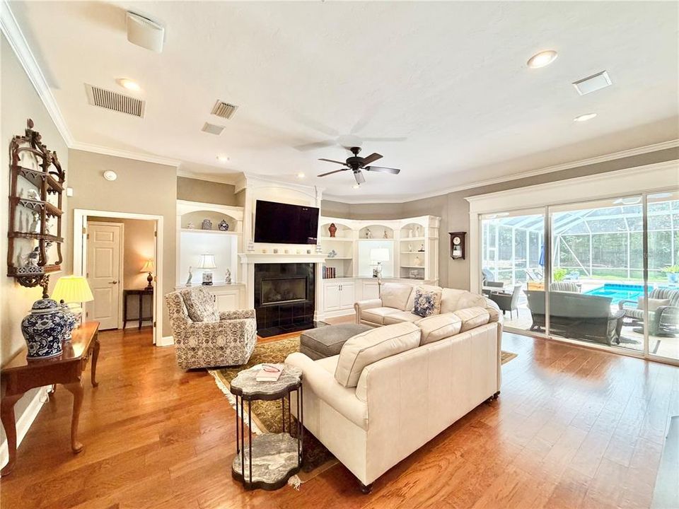 For Sale: $985,900 (5 beds, 4 baths, 3608 Square Feet)