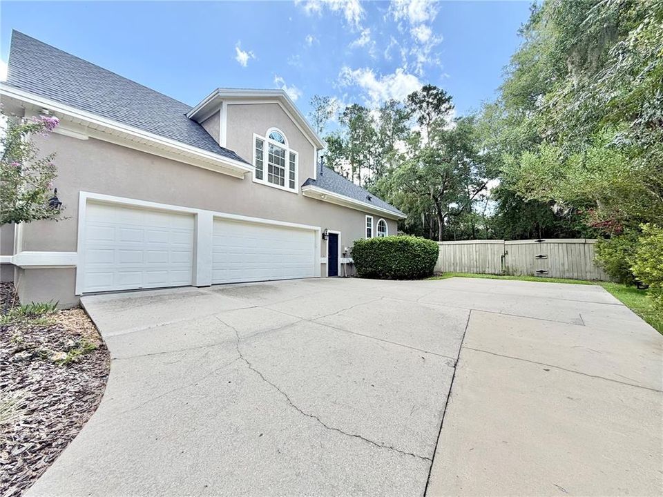 For Sale: $985,900 (5 beds, 4 baths, 3608 Square Feet)