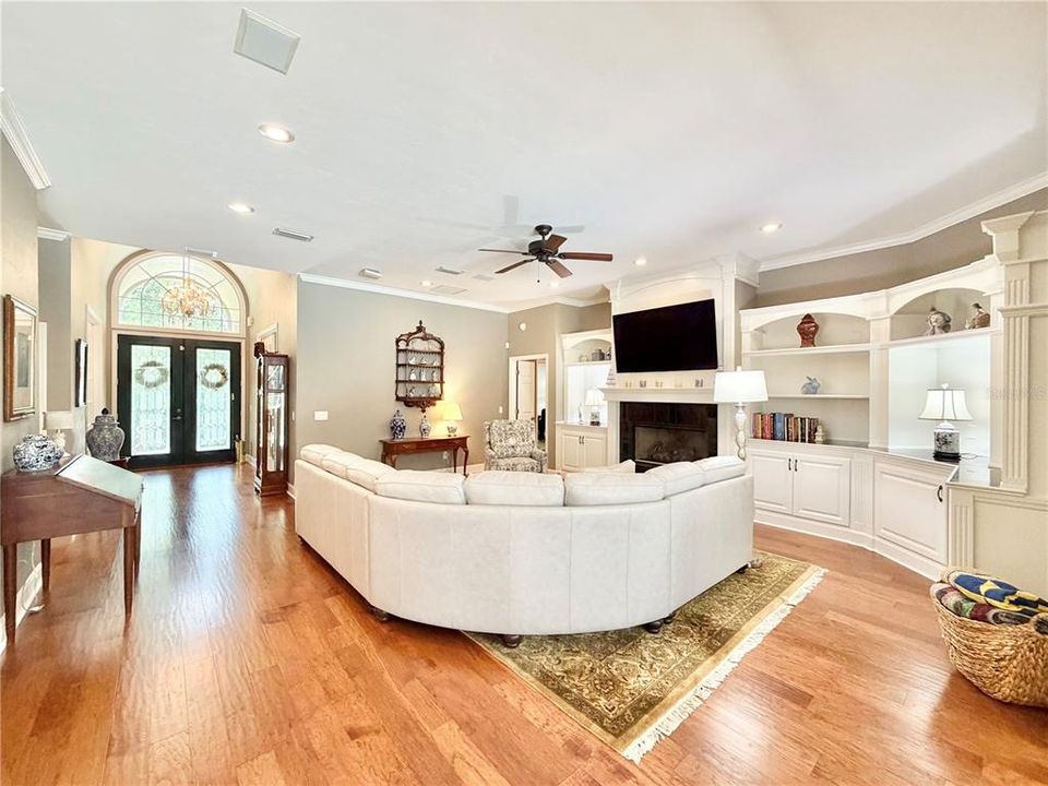 For Sale: $985,900 (5 beds, 4 baths, 3608 Square Feet)