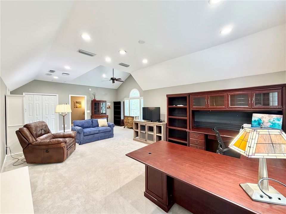 For Sale: $985,900 (5 beds, 4 baths, 3608 Square Feet)
