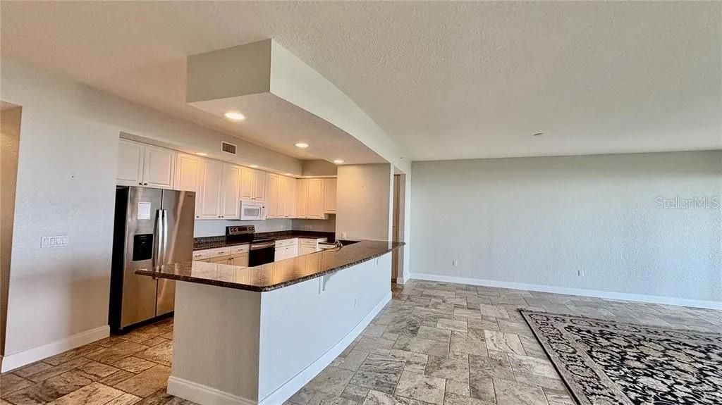В аренду: $4,300 (3 спален, 3 ванн, 2117 Квадратных фут)