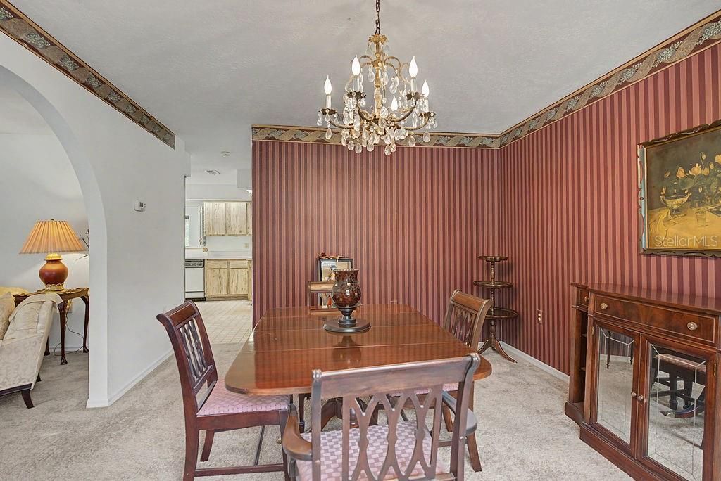 На продажу: $395,100 (2 спален, 2 ванн, 1816 Квадратных фут)