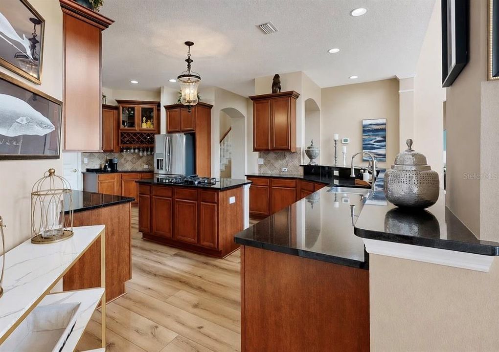 En Venta: $1,100,000 (4 camas, 3 baños, 3536 Pies cuadrados)