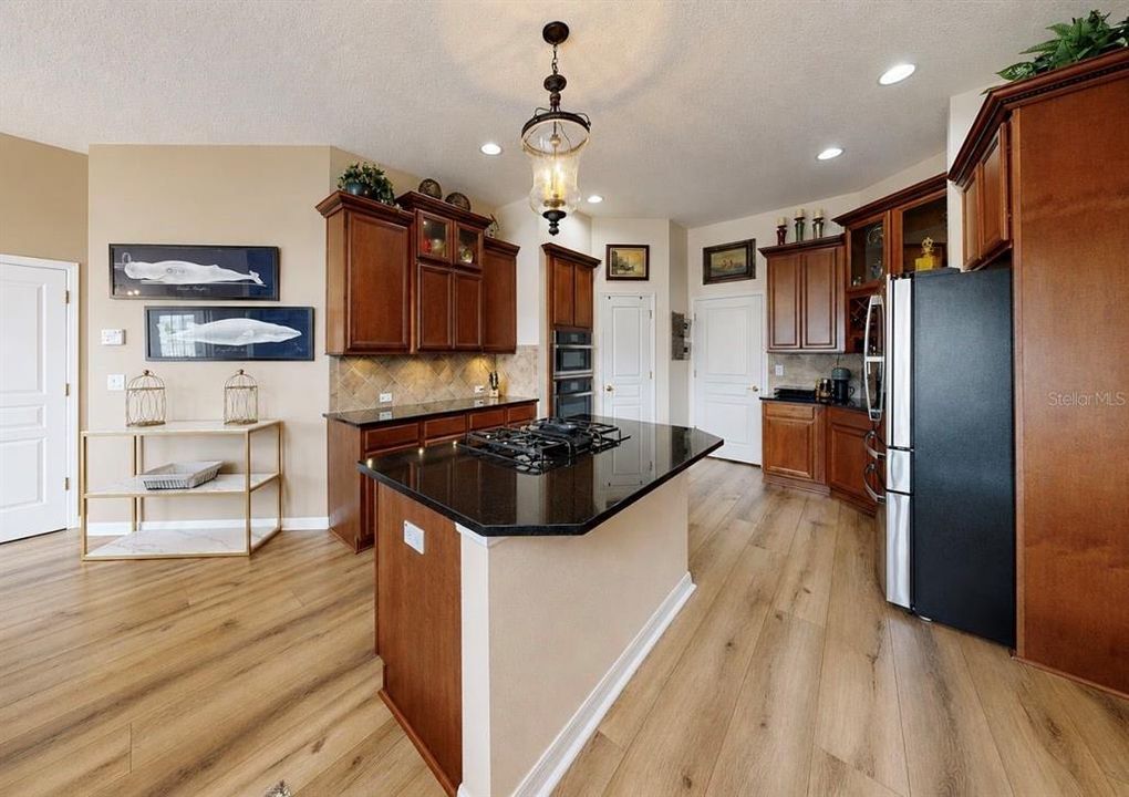 En Venta: $1,100,000 (4 camas, 3 baños, 3536 Pies cuadrados)