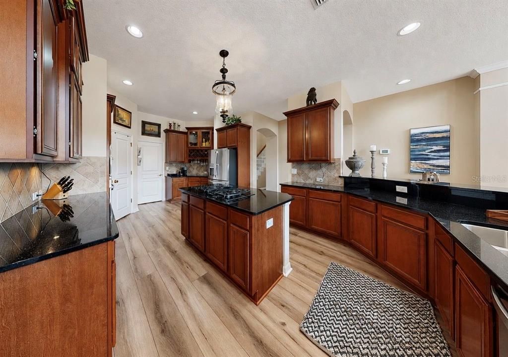 En Venta: $1,100,000 (4 camas, 3 baños, 3536 Pies cuadrados)