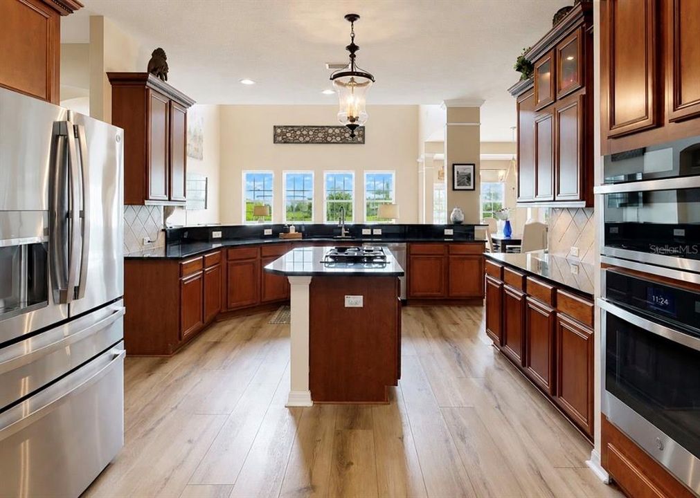 En Venta: $1,100,000 (4 camas, 3 baños, 3536 Pies cuadrados)