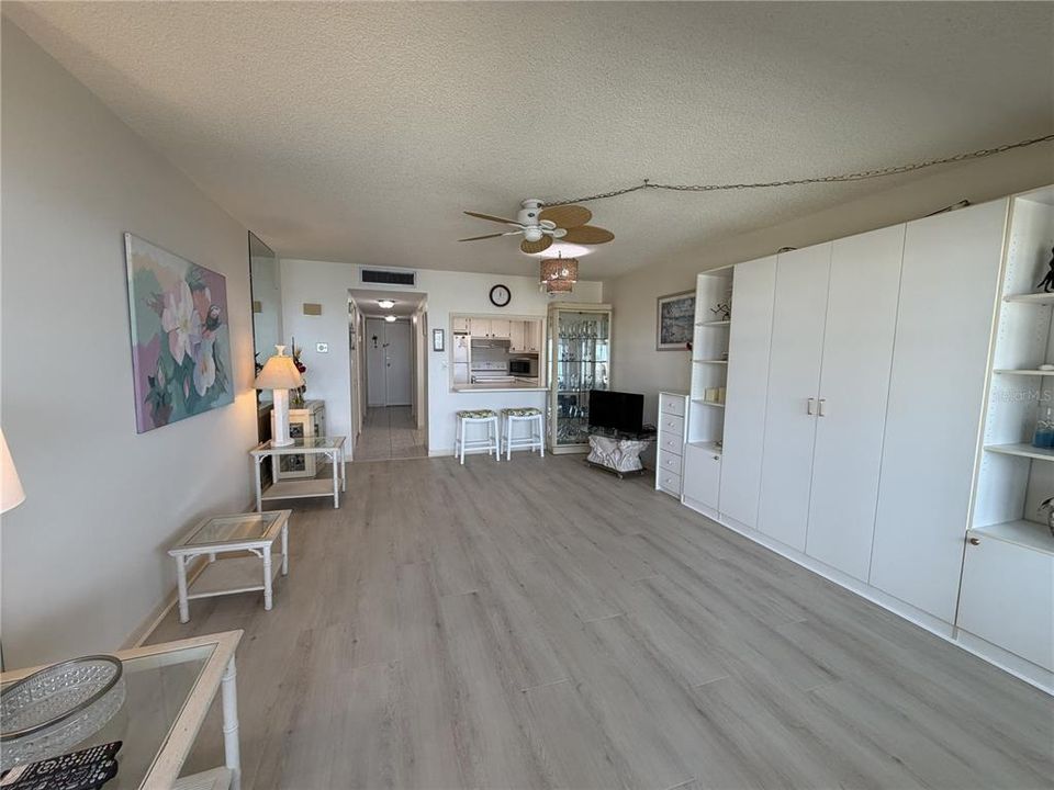 В аренду: $1,500 (0 спален, 1 ванн, 530 Квадратных фут)