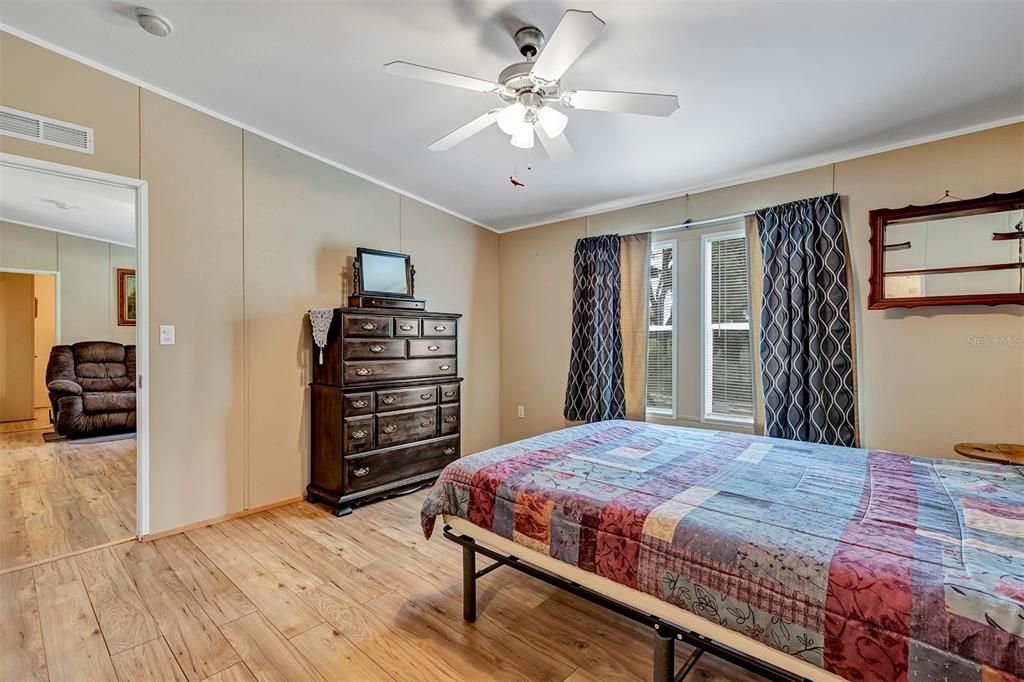 En Venta: $199,000 (3 camas, 2 baños, 1120 Pies cuadrados)