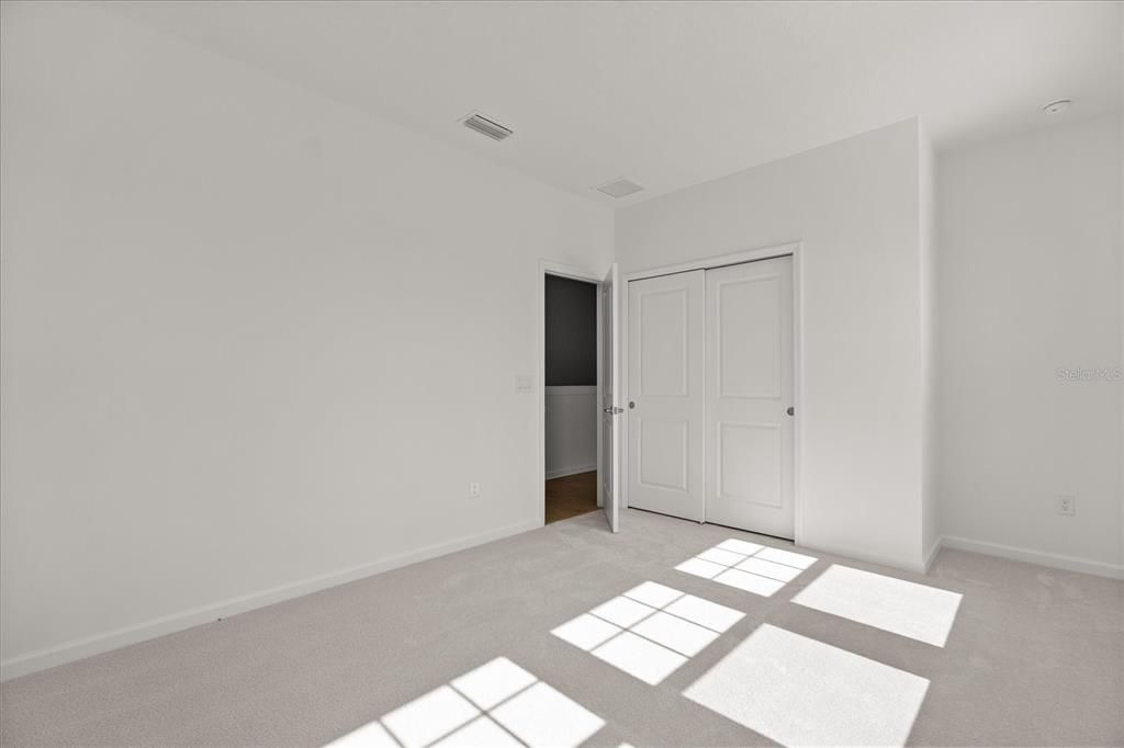 For Sale: $1,200,000 (5 beds, 3 baths, 3287 Square Feet)