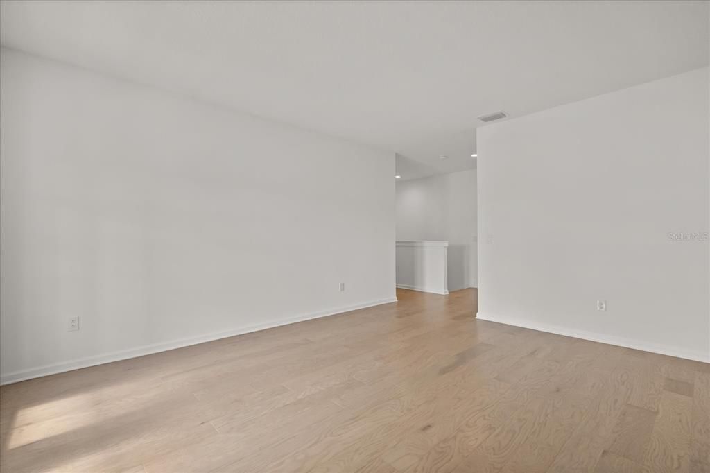 For Sale: $1,200,000 (5 beds, 3 baths, 3287 Square Feet)