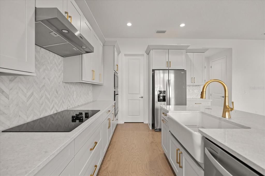 For Sale: $1,200,000 (5 beds, 3 baths, 3287 Square Feet)