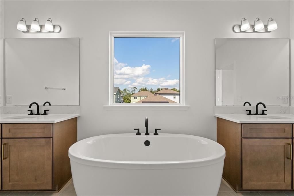 For Sale: $1,200,000 (5 beds, 3 baths, 3287 Square Feet)