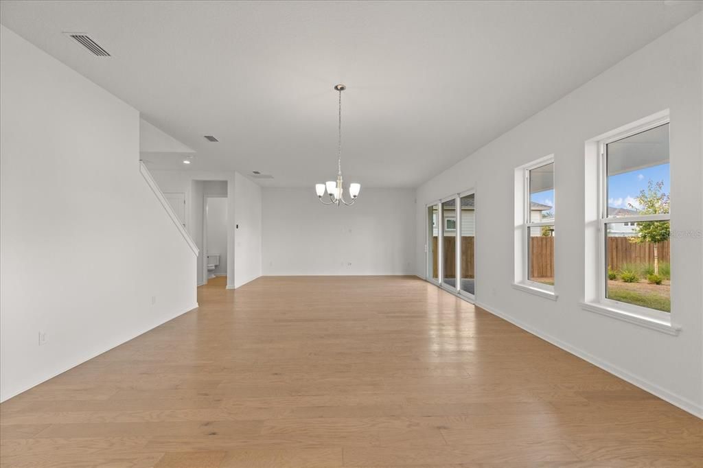 For Sale: $1,200,000 (5 beds, 3 baths, 3287 Square Feet)