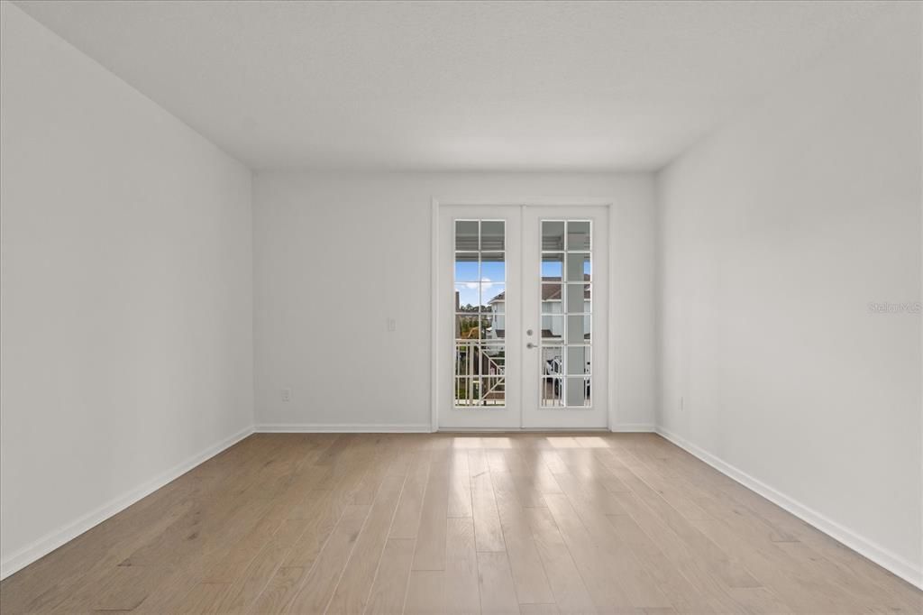 For Sale: $1,200,000 (5 beds, 3 baths, 3287 Square Feet)