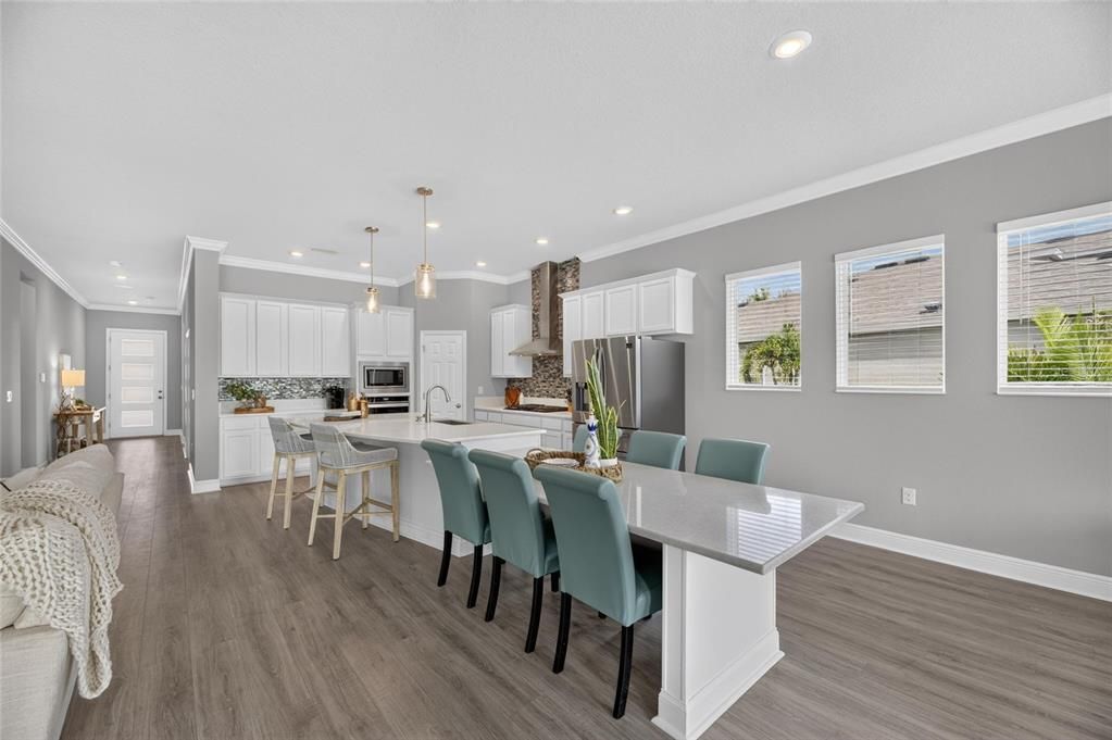 En Venta: $749,000 (4 camas, 3 baños, 2504 Pies cuadrados)