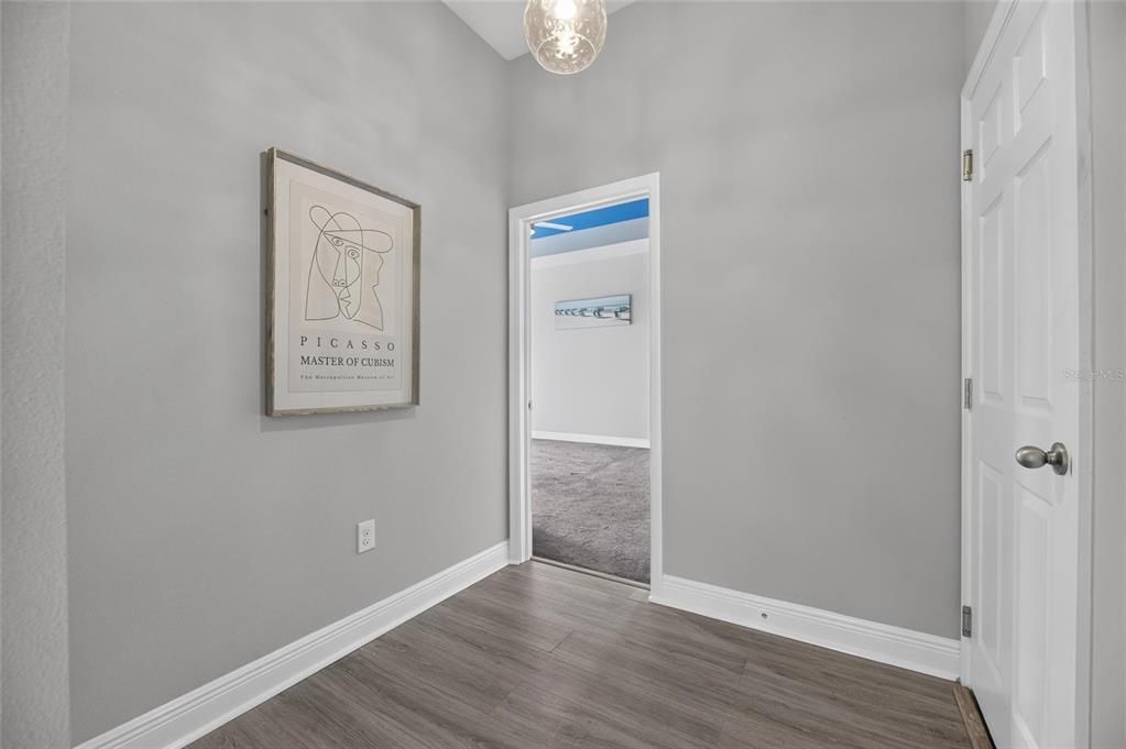 En Venta: $749,000 (4 camas, 3 baños, 2504 Pies cuadrados)