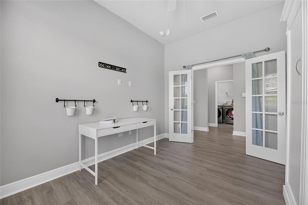 En Venta: $749,000 (4 camas, 3 baños, 2504 Pies cuadrados)