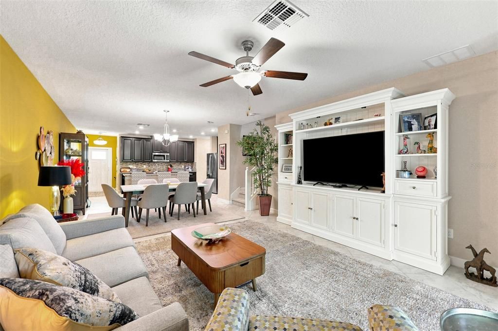 For Sale: $289,900 (2 beds, 2 baths, 1713 Square Feet)