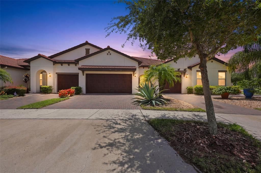 For Sale: $289,900 (2 beds, 2 baths, 1713 Square Feet)