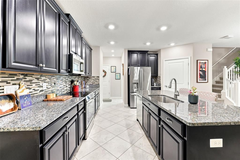 For Sale: $289,900 (2 beds, 2 baths, 1713 Square Feet)