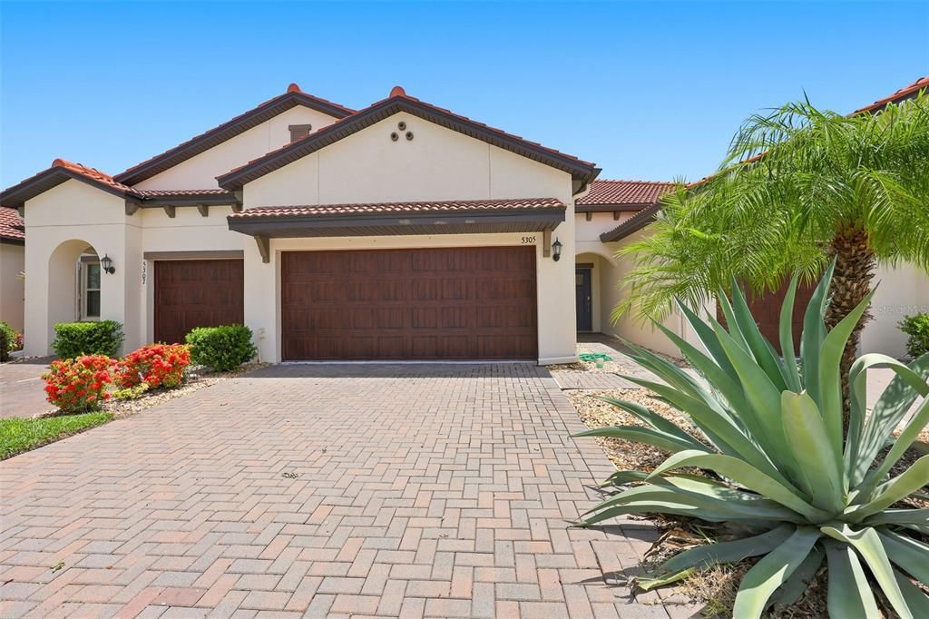 For Sale: $289,900 (2 beds, 2 baths, 1713 Square Feet)